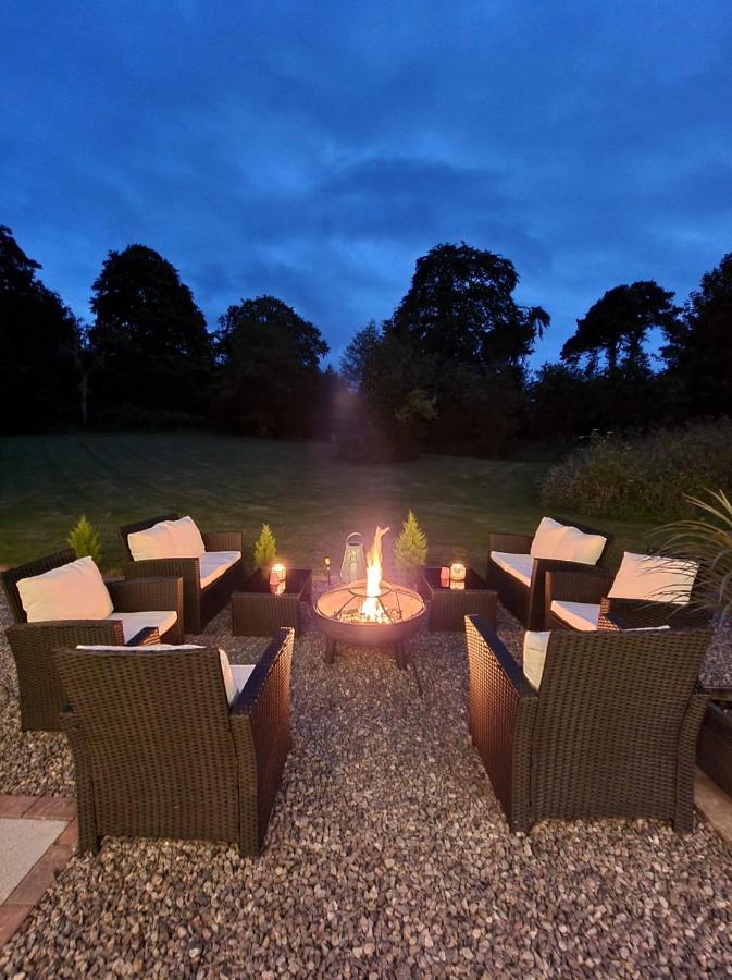5 Bed Near Lochness With Hot Tub Villa