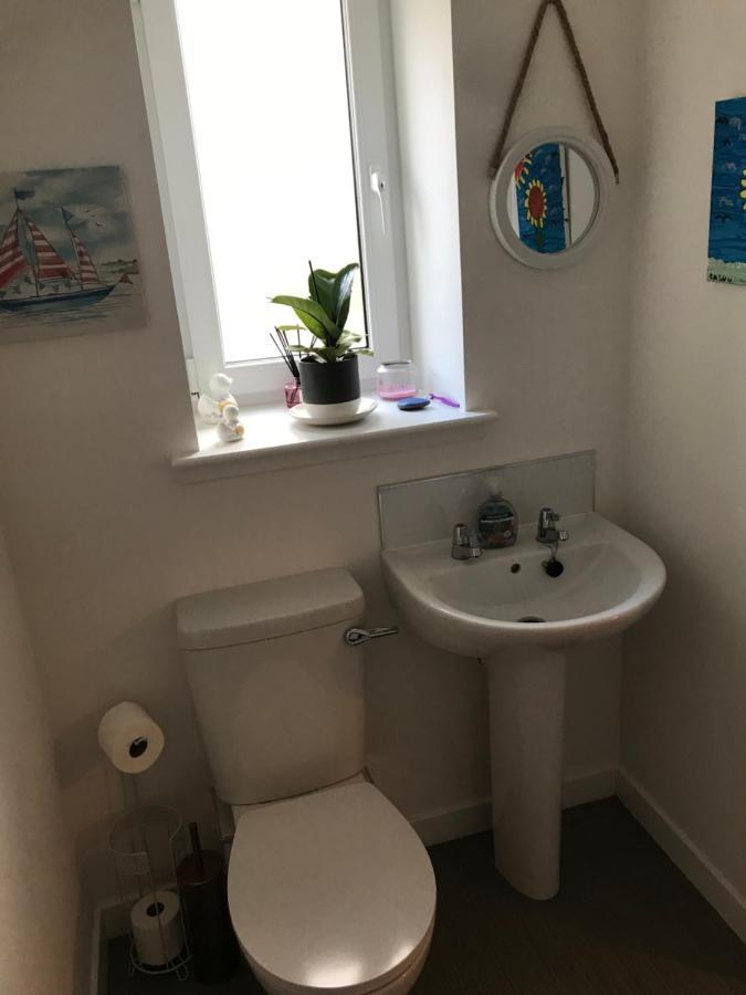 Modern And Bright In Quiet And Central Area * Inverness