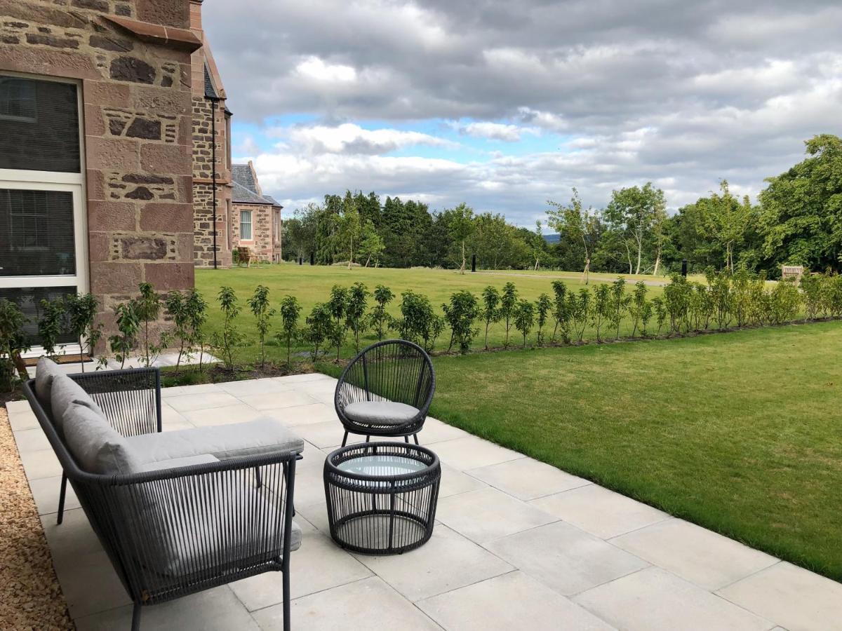 Great Glen Town House, 5 Minute Drive From Town Centre *