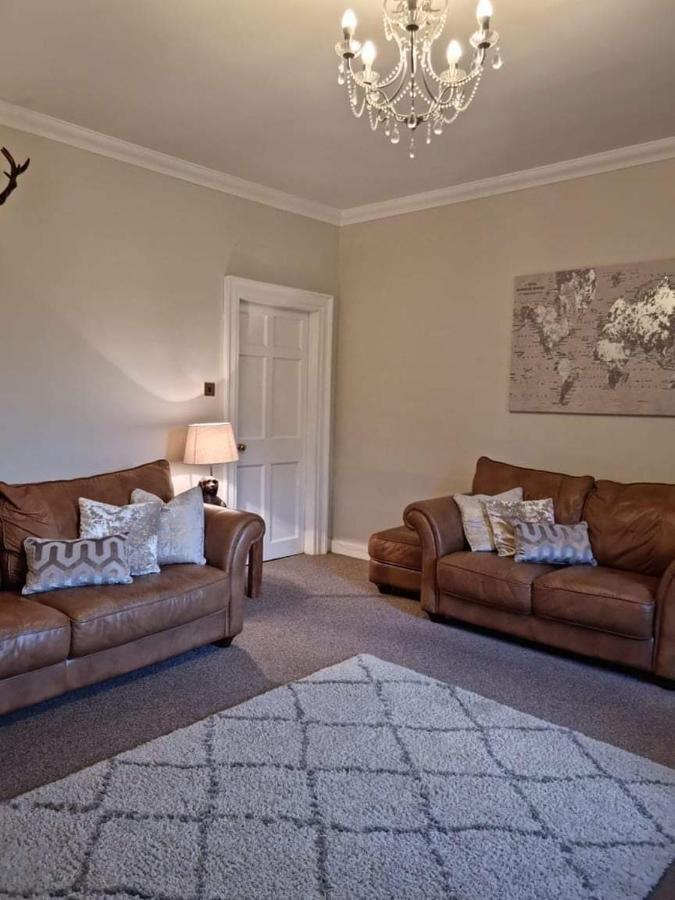 5 Bed Near Lochness With Hot Tub Villa *