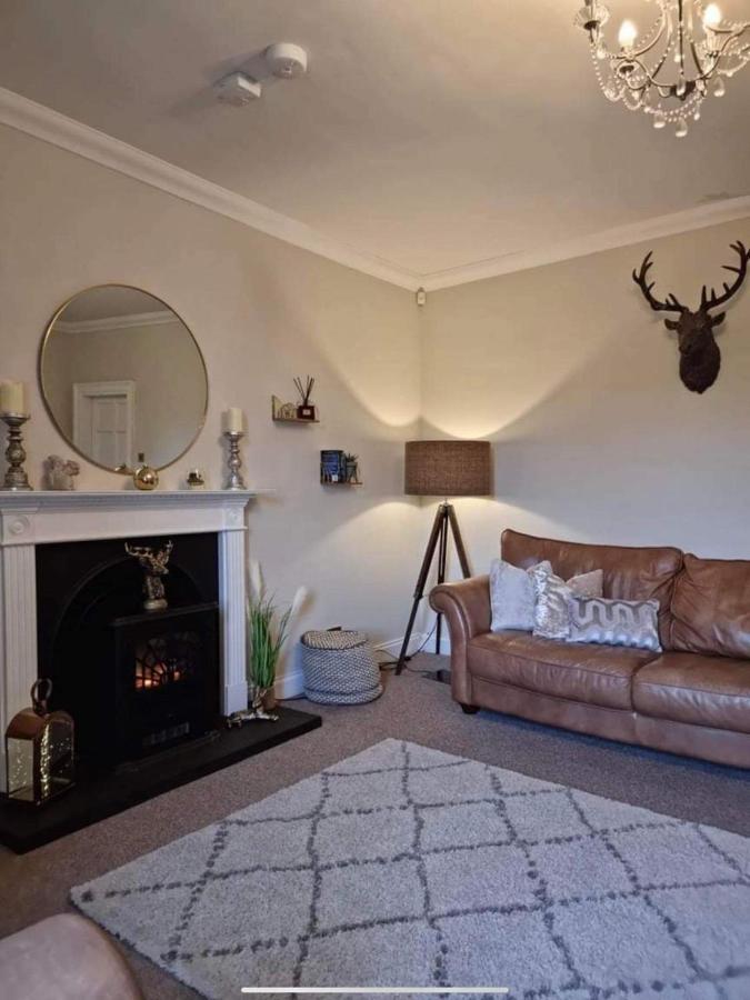 5 Bed Near Lochness With Hot Tub Villa *