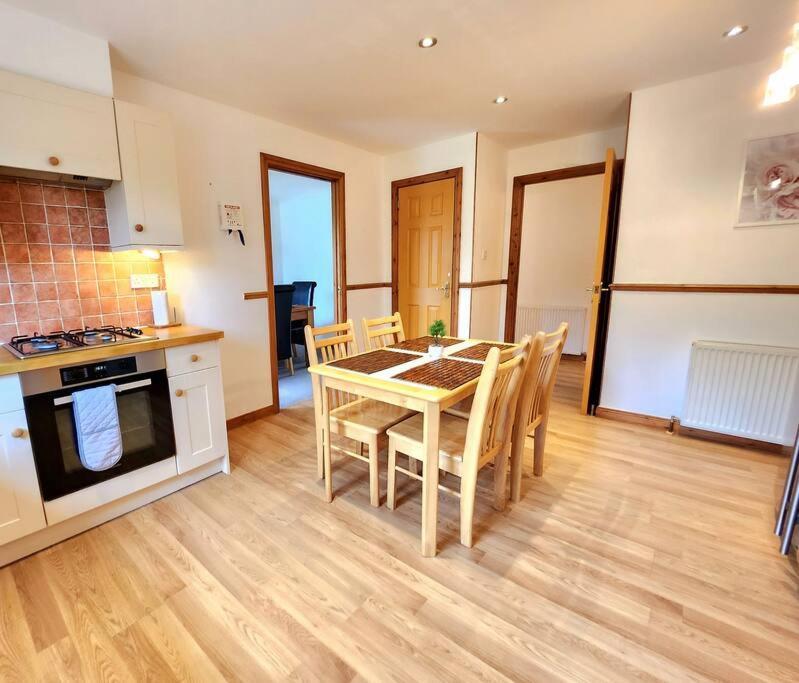 Boutique Four Bed Holiday In Holiday home Inverness