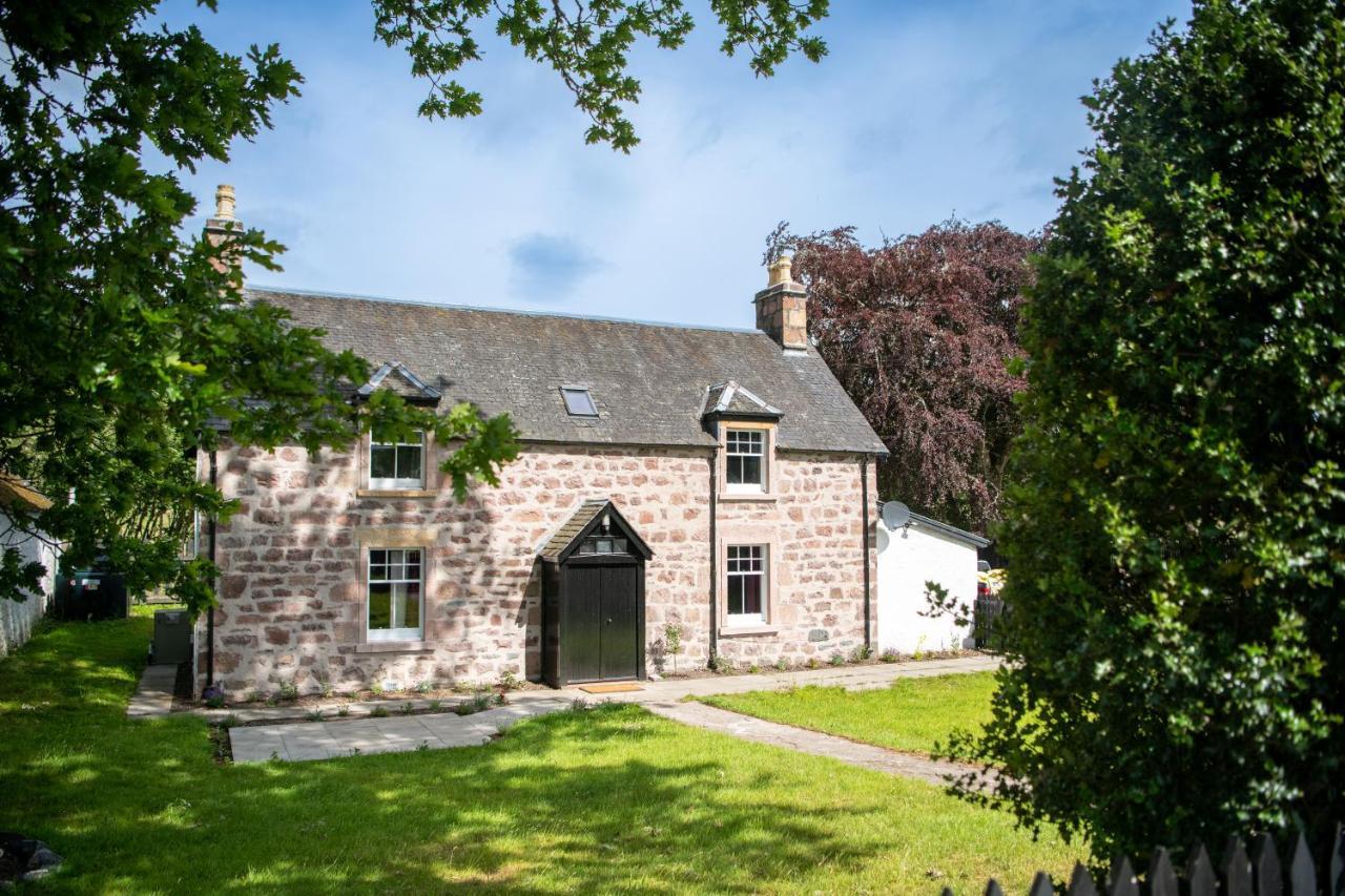 Lock Keepers Cottage, Loch Ness Collection Casa de férias *
