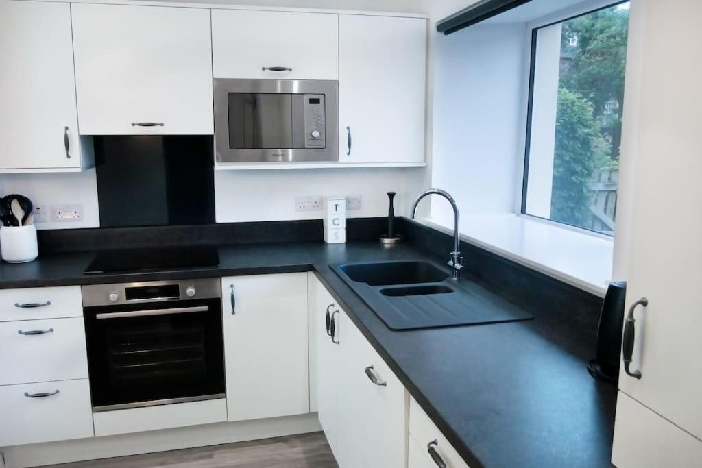 2 Bedroom Luxury Close To River Ness