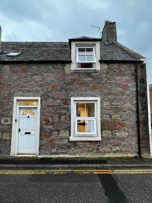2 Bedroom Luxury Close To River Ness