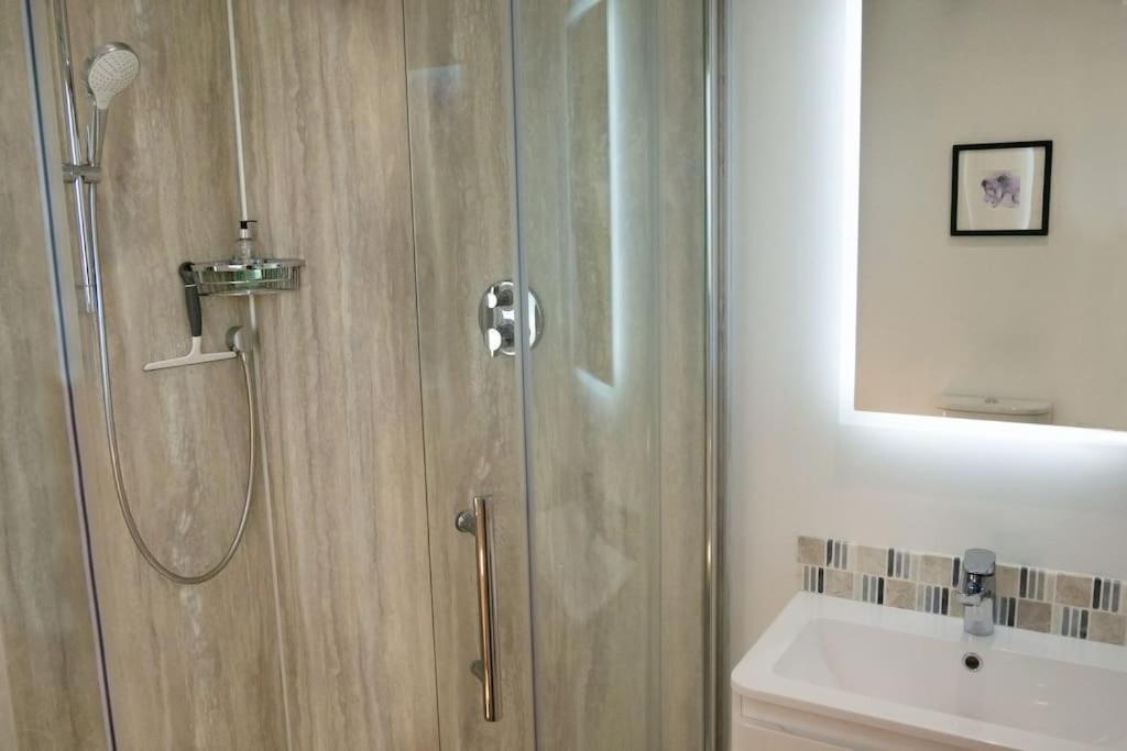 2 Bedroom Luxury Close To River Ness Inverness