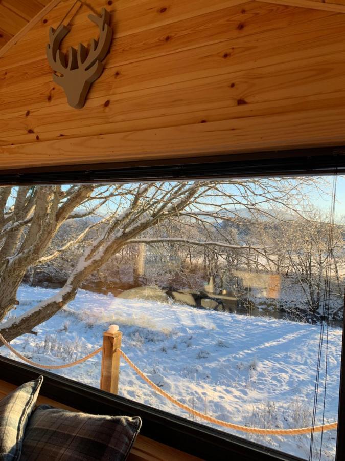 River Huts, Highland River Retreat With Hot Tub Campsite Inverness