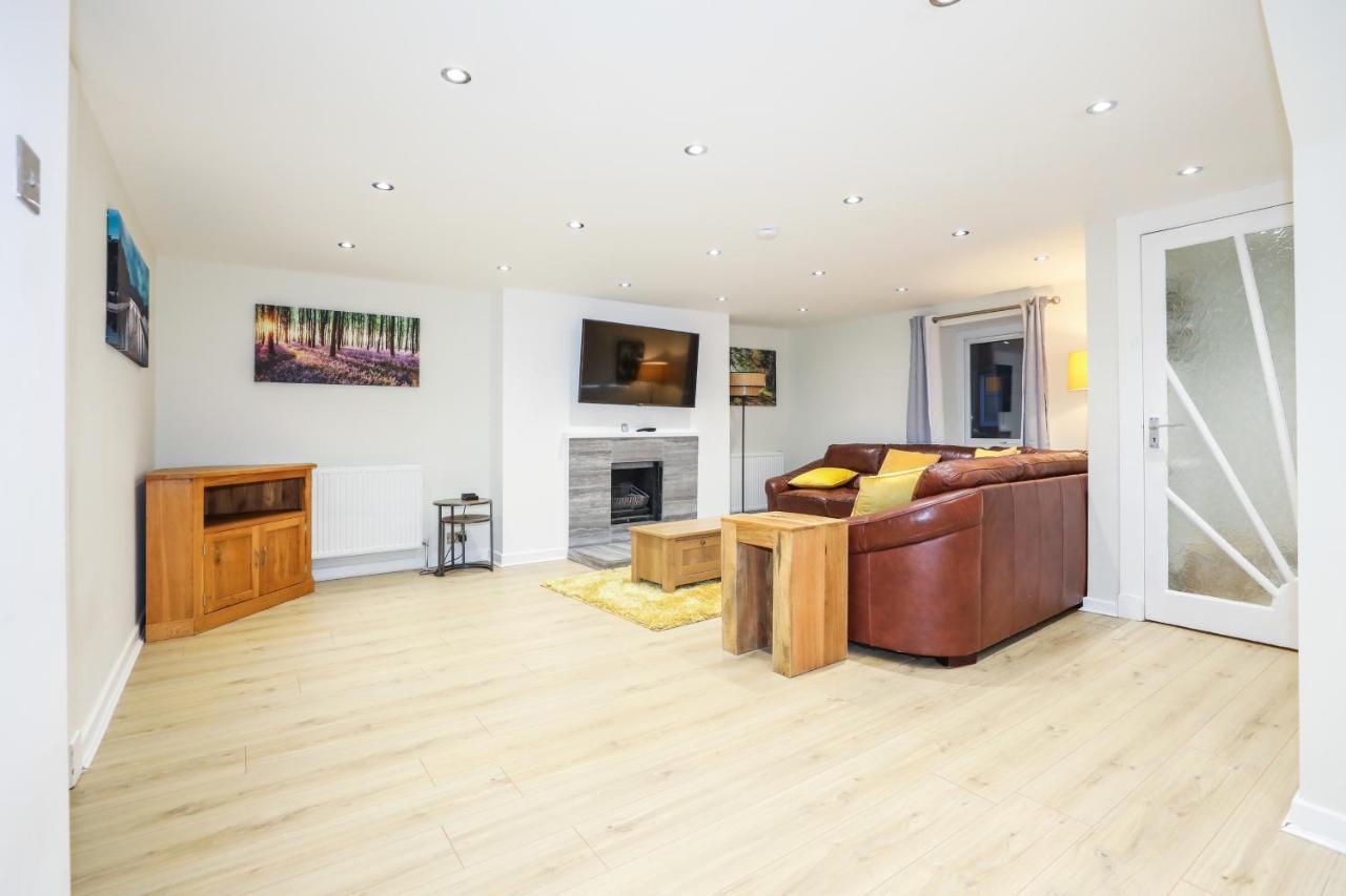 Mystayinn Tomnahurich 3 Bedroom House *