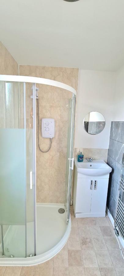Guest house Modern - - Complimentary Snacks - Free Parking *