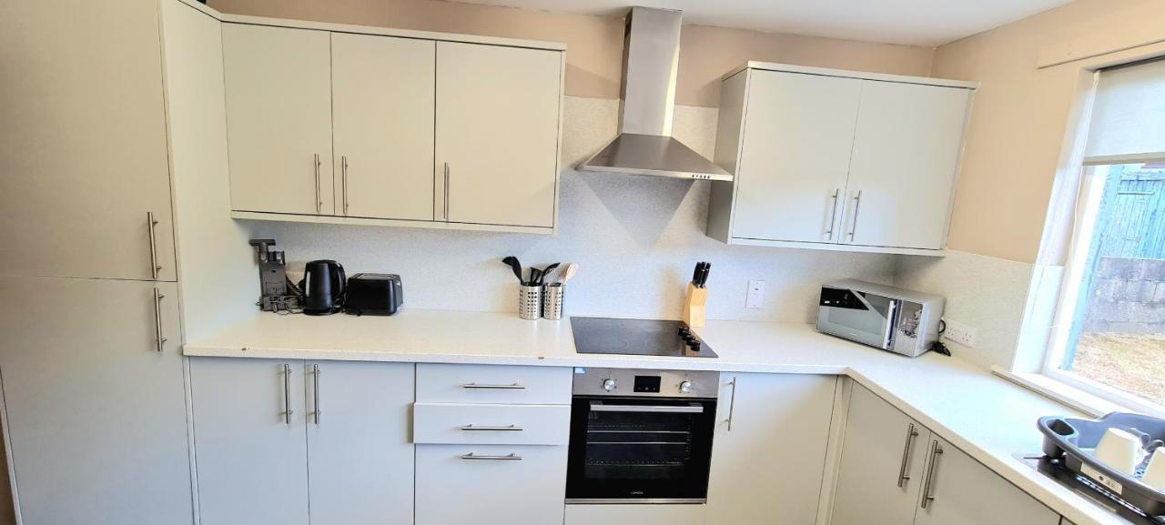 Modern - - Complimentary Snacks - Free Parking Guest house