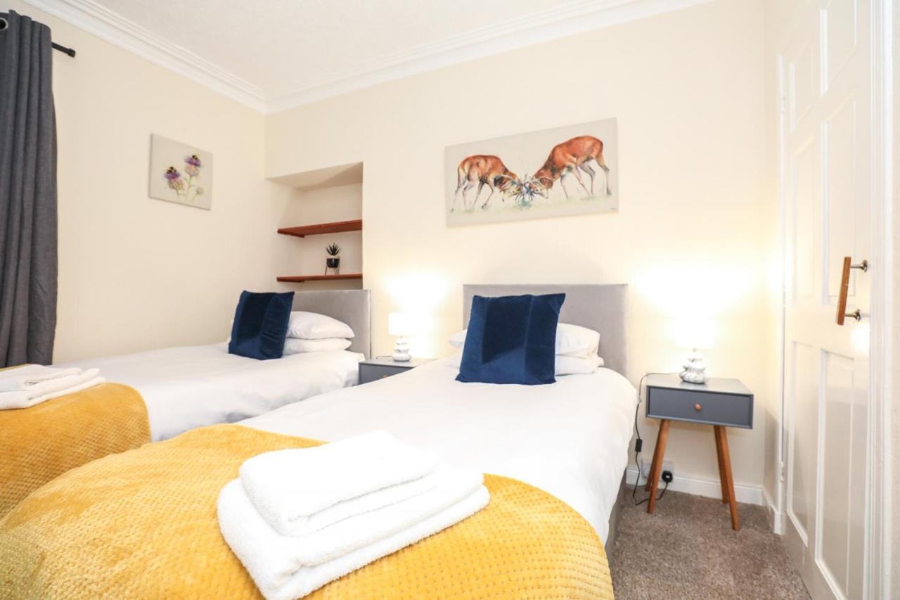 Modern - - Complimentary Snacks - Free Parking Guest house Inverness