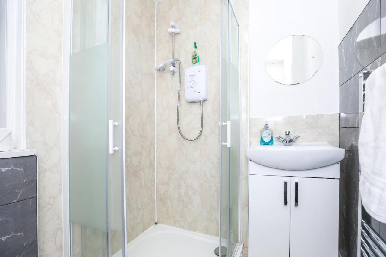 Modern - - Complimentary Snacks - Free Parking Guest house
