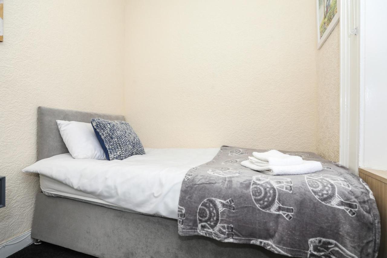 Modern - - Complimentary Snacks - Free Parking Guest house