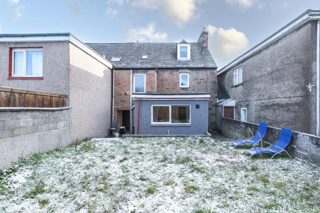 Modern - - Complimentary Snacks - Free Parking Guest house Inverness