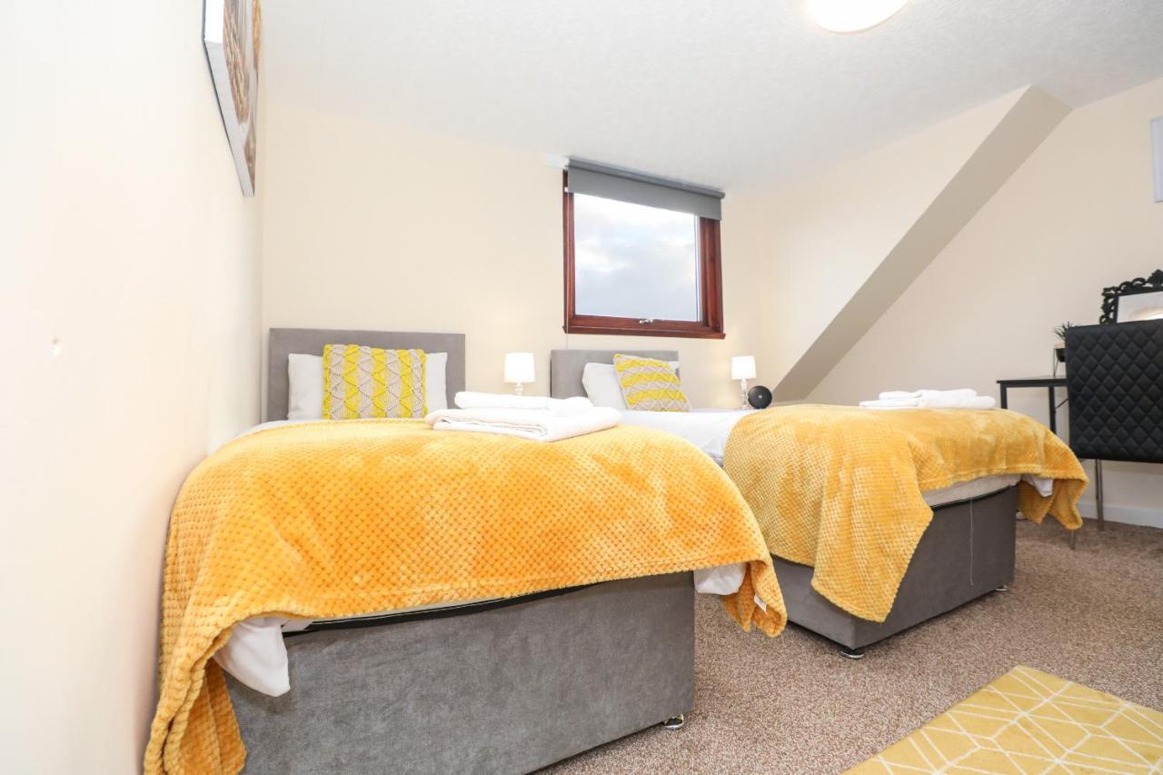 Modern - - Complimentary Snacks - Free Parking Guest house *