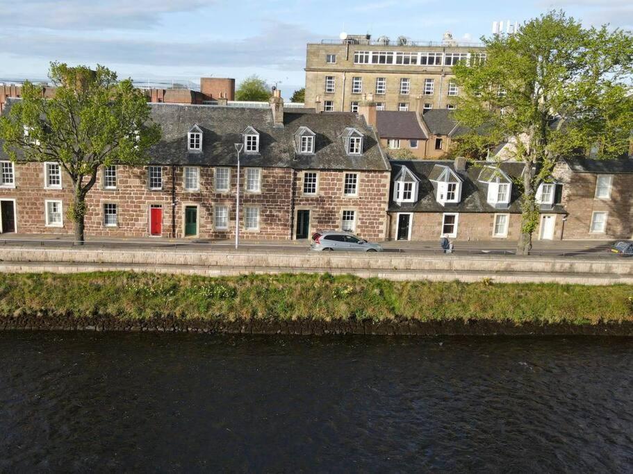 River View Centre- Free Parking Inverness