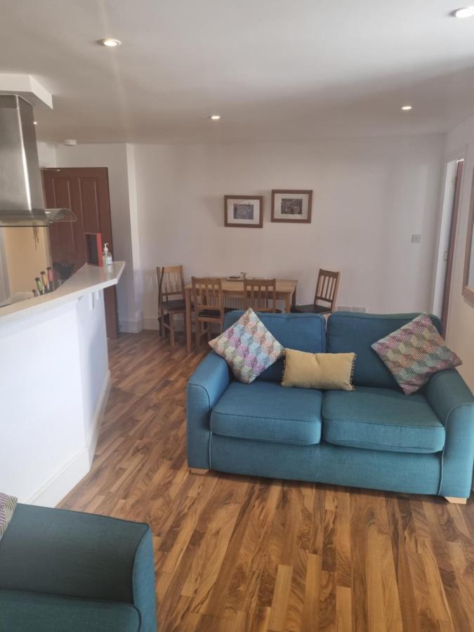 Stunning Spacious On River Ness