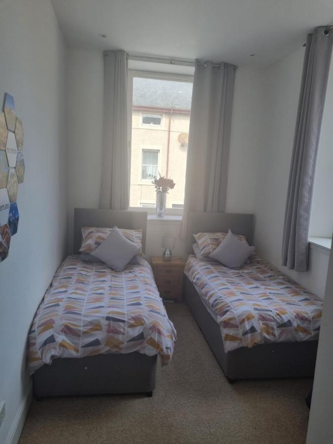 Stunning Spacious On River Ness Apartment