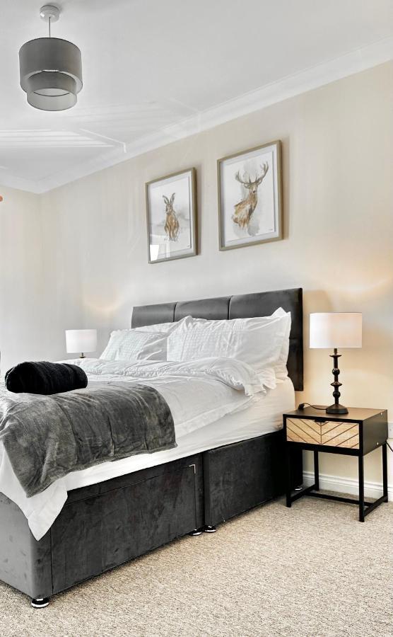 Riverview 2 Bed, 2 Bath, Free Parking / Wifi Apartment
