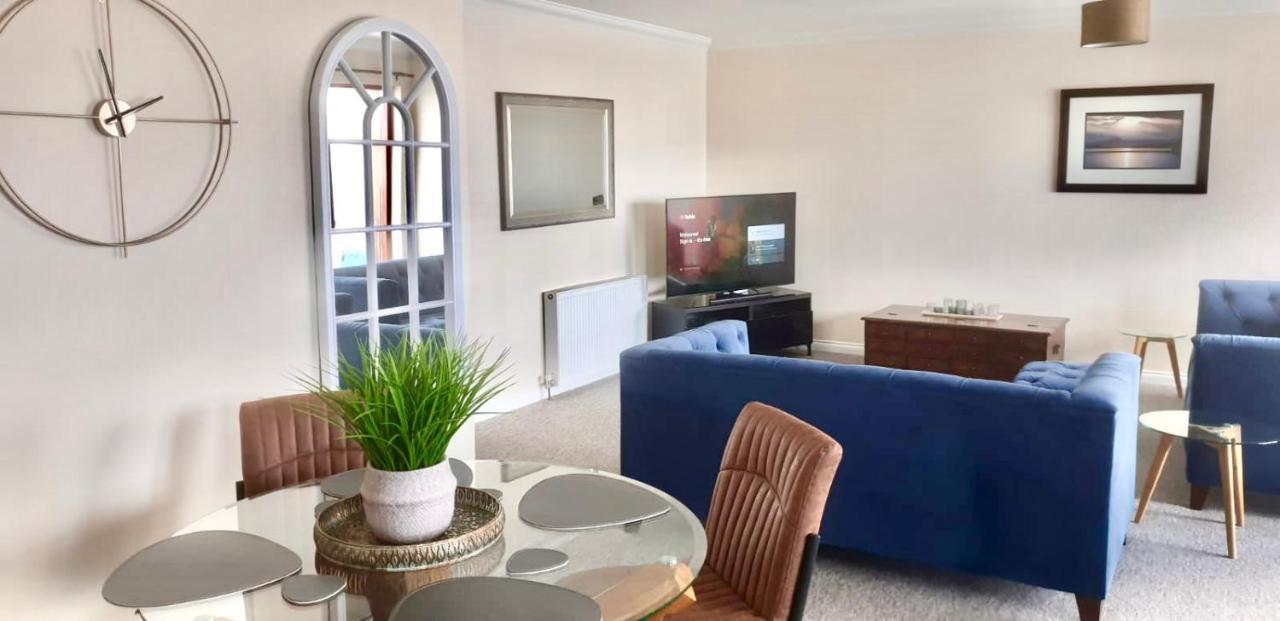 Riverview 2 Bed, 2 Bath, Free Parking / Wifi Apartment *