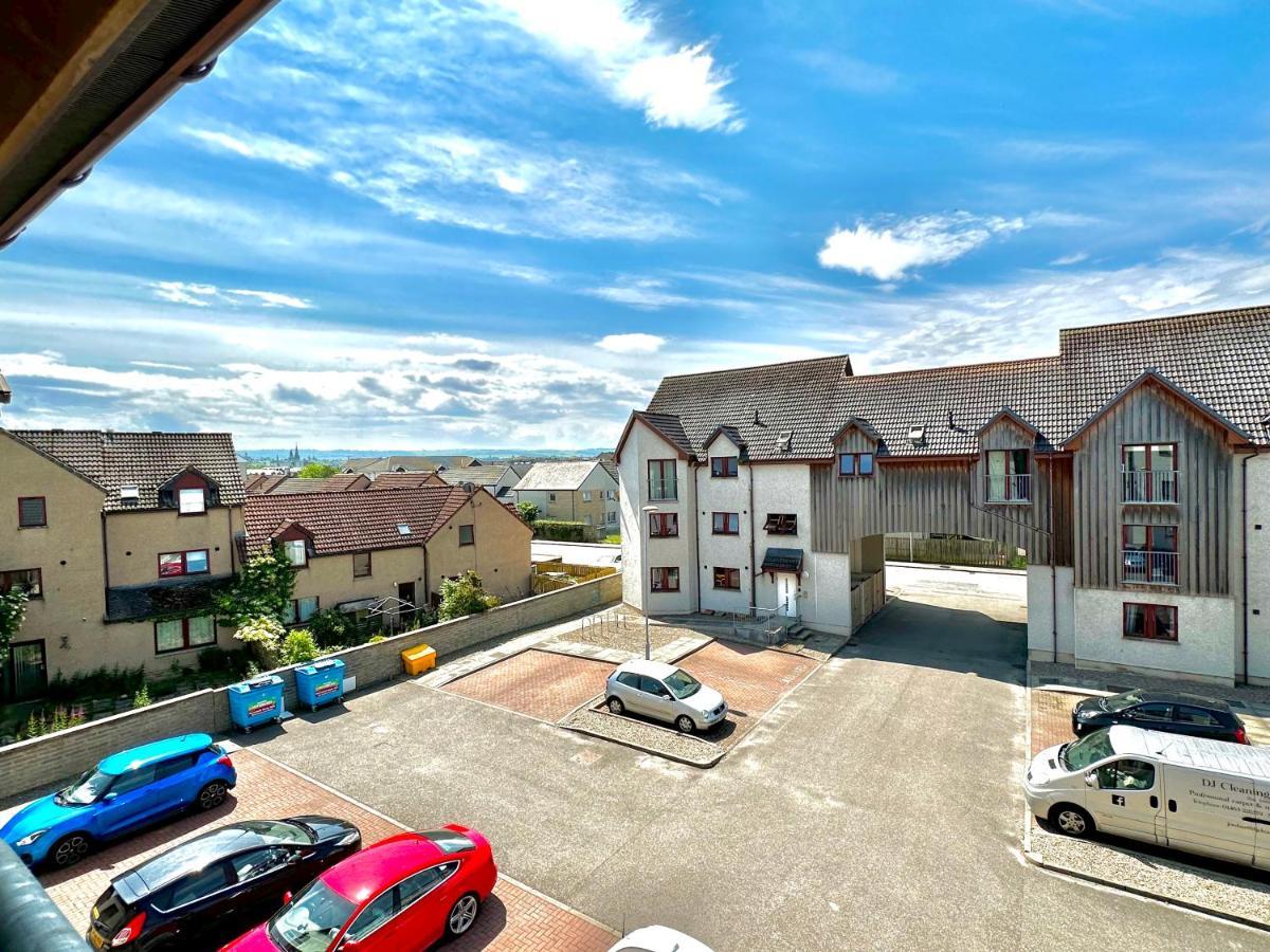 Riverview 2 Bed, 2 Bath, Free Parking / Wifi *