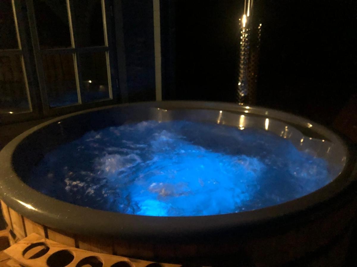 Highland - Relaxing Hot Tub *