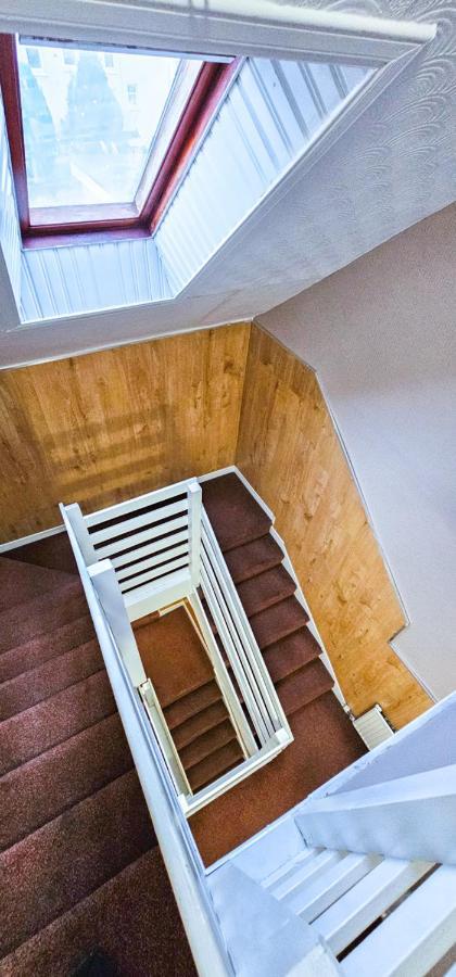 Mystayinn Telford 7 Bedroom House