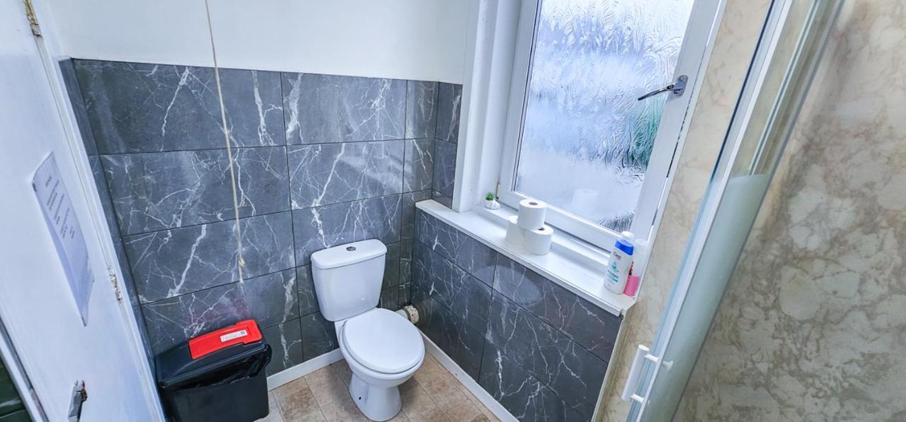 Mystayinn Telford 7 Bedroom House
