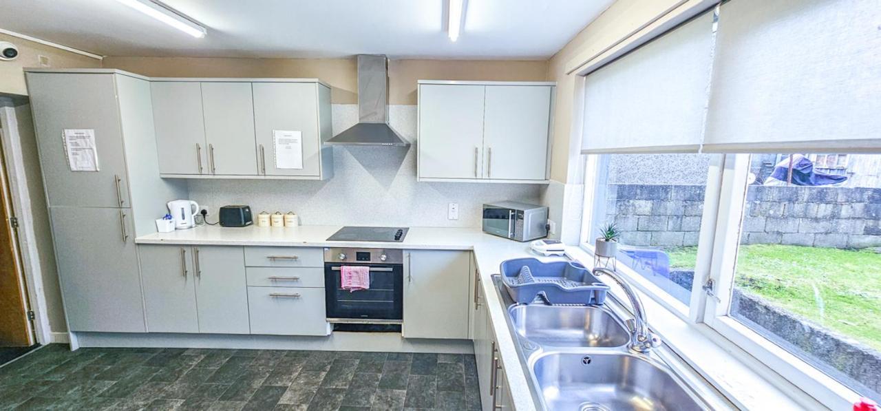 Mystayinn Telford 7 Bedroom House *
