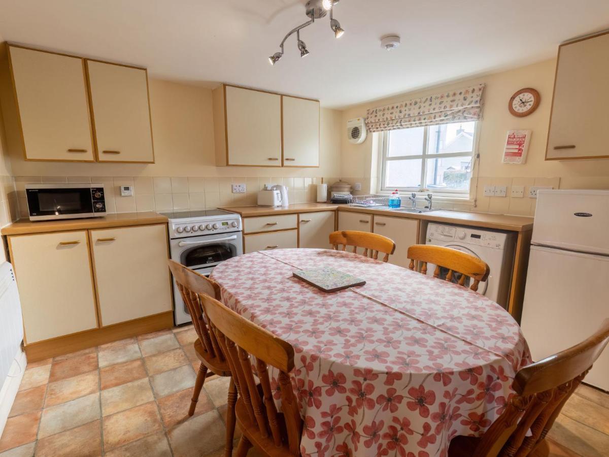 Road-2 By Interhome Inverness