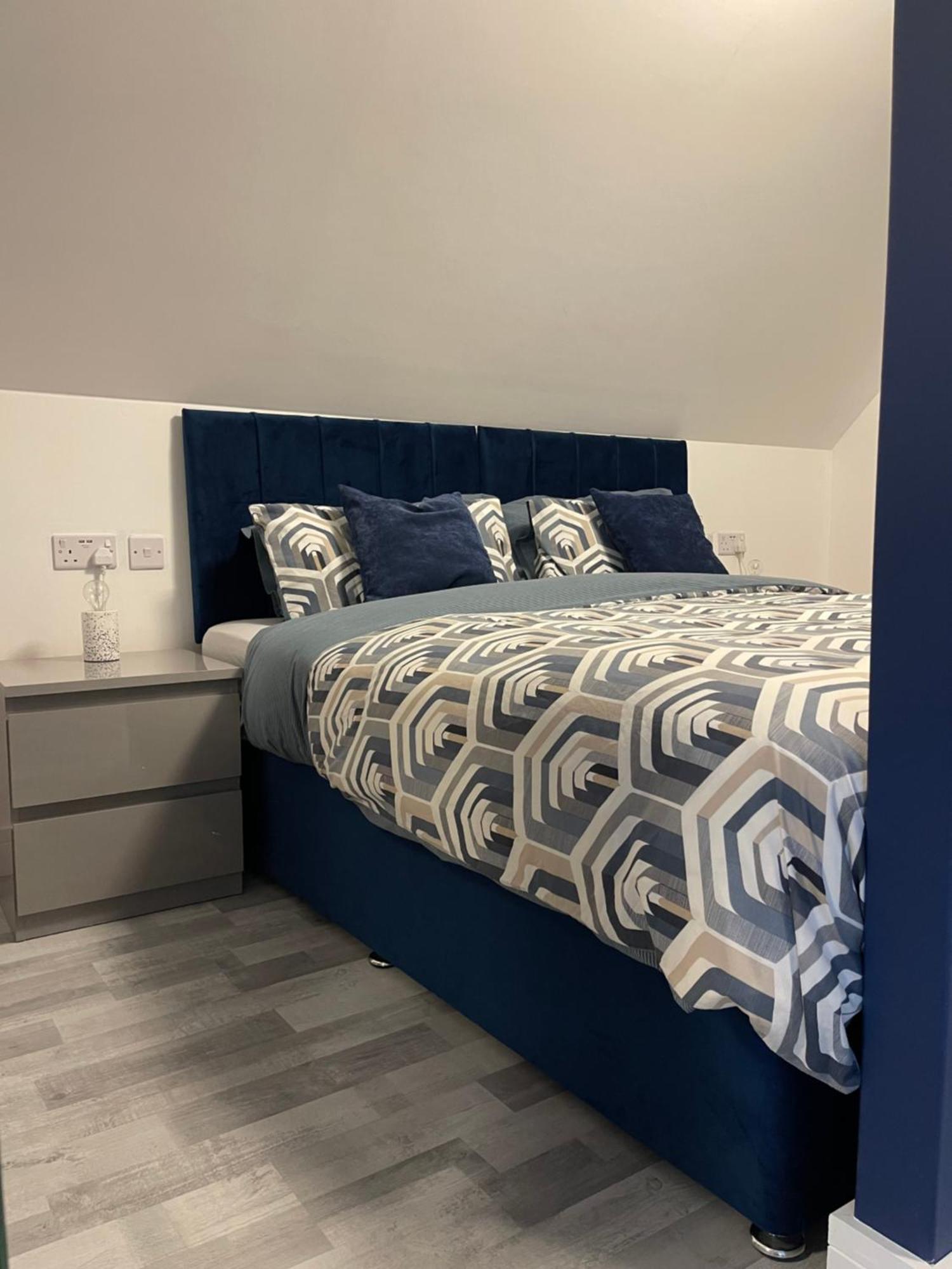 Lochside Loft - Self Catering For 2 In A Great Location For Airport And Both Cabot Highlands & Nairn Golf Courses Apartment