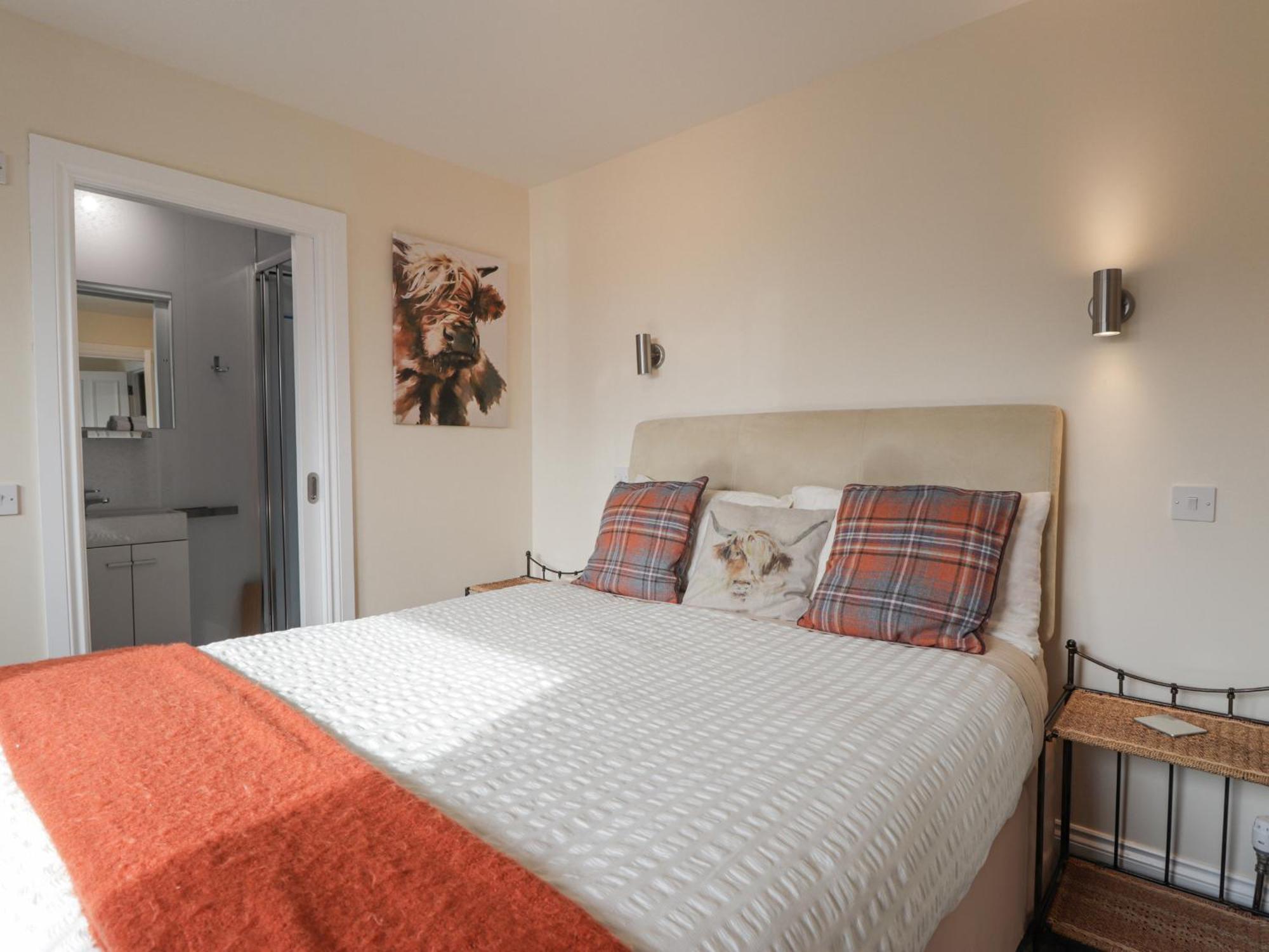 16 Fairfield Road *