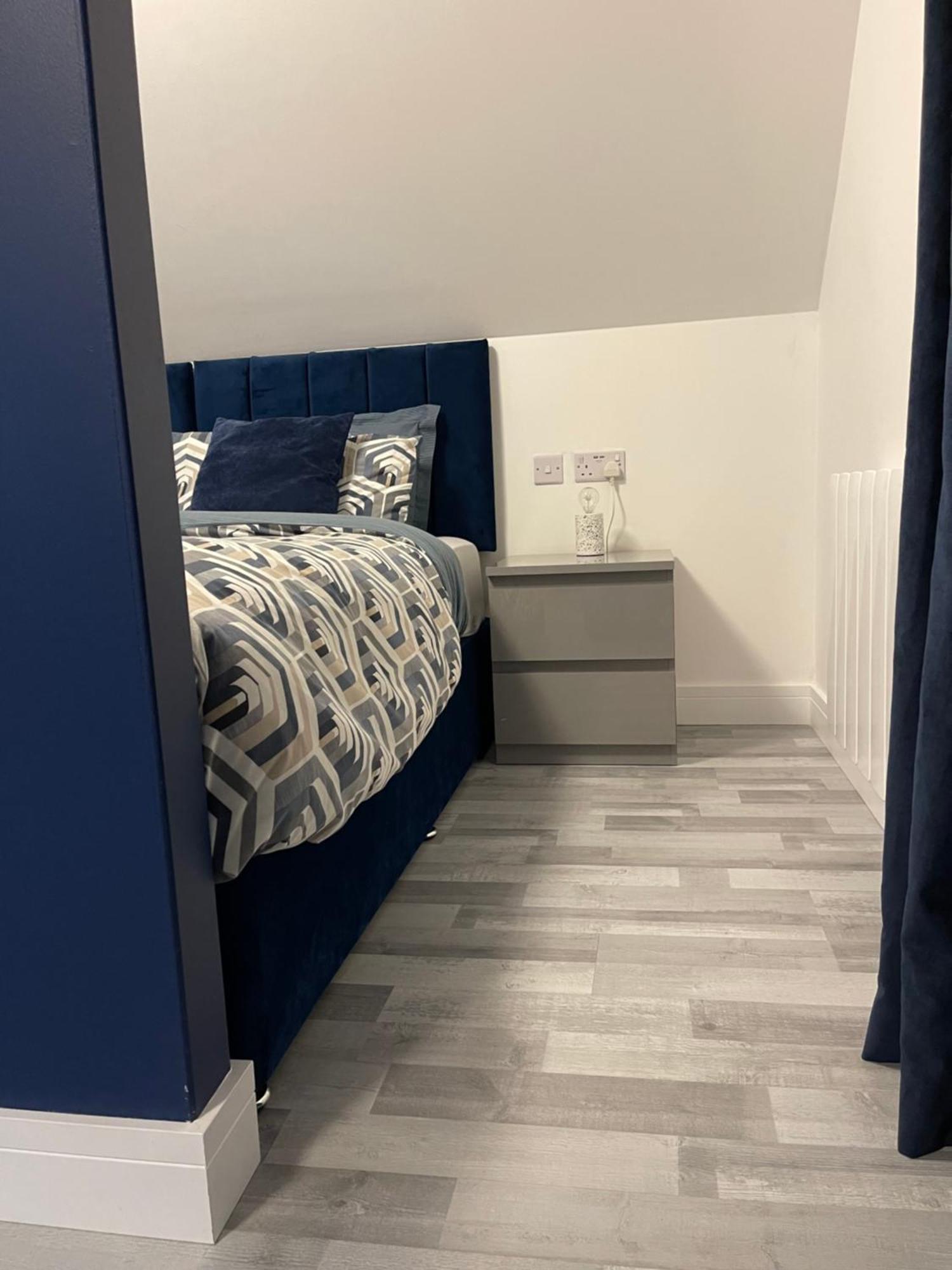 Lochside Loft - Self Catering For 2 In A Great Location For Airport And Both Cabot Highlands & Nairn Golf Courses Apartment Inverness