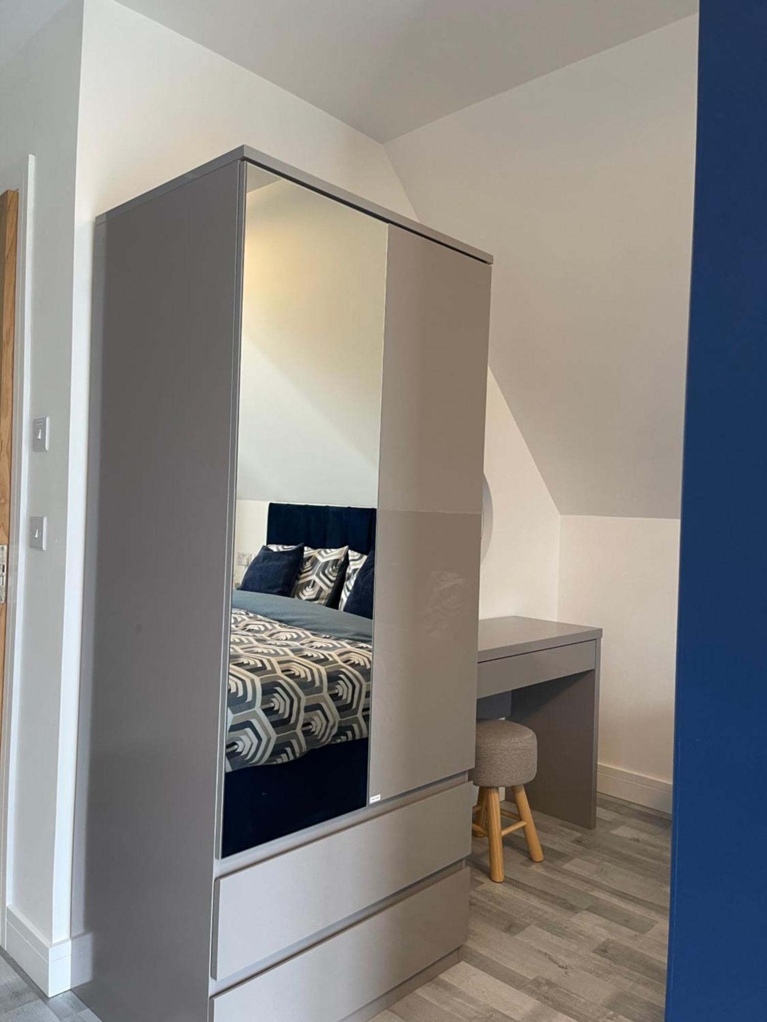 Lochside Loft - Self Catering For 2 In A Great Location For Airport And Both Cabot Highlands & Nairn Golf Courses * Inverness