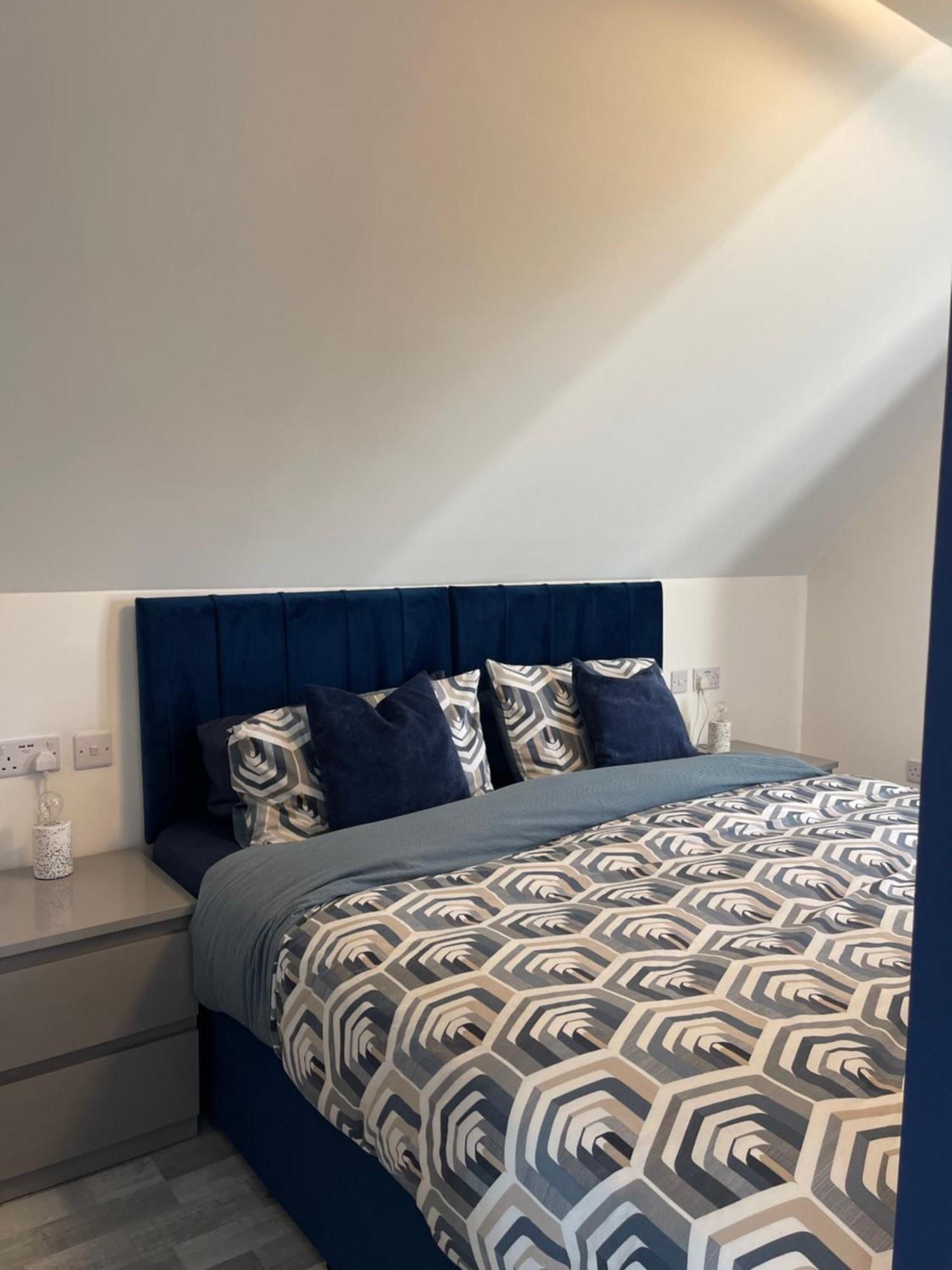Lochside Loft - Self Catering For 2 In A Great Location For Airport And Both Cabot Highlands & Nairn Golf Courses Apartment
