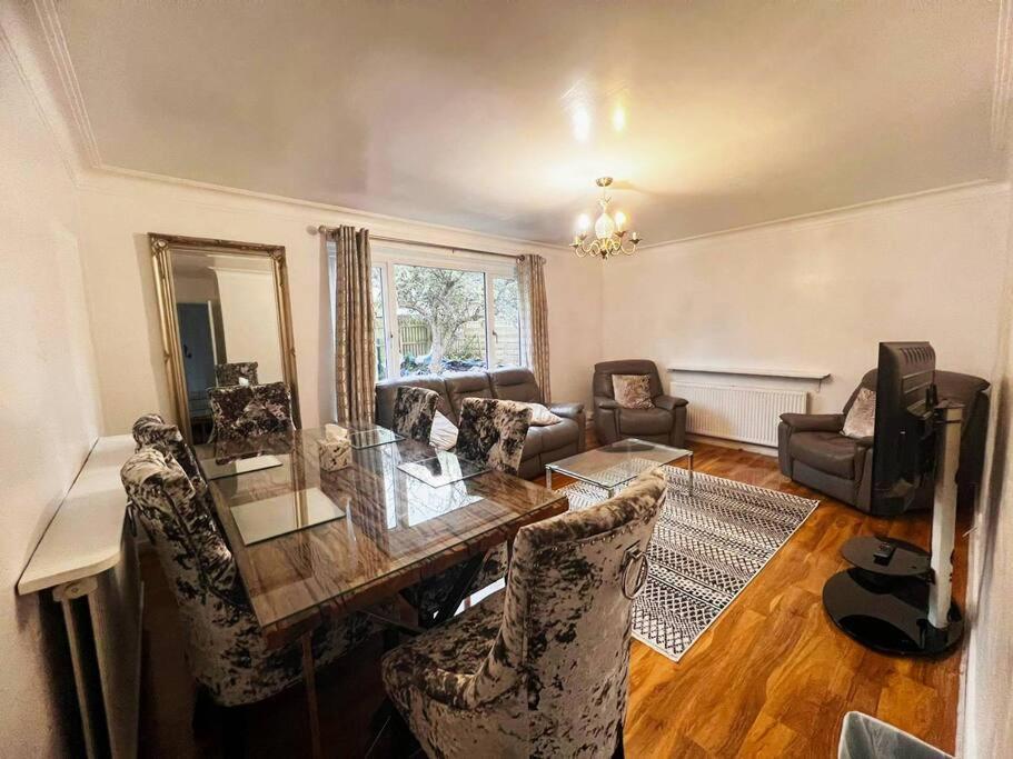 Shared House In Location