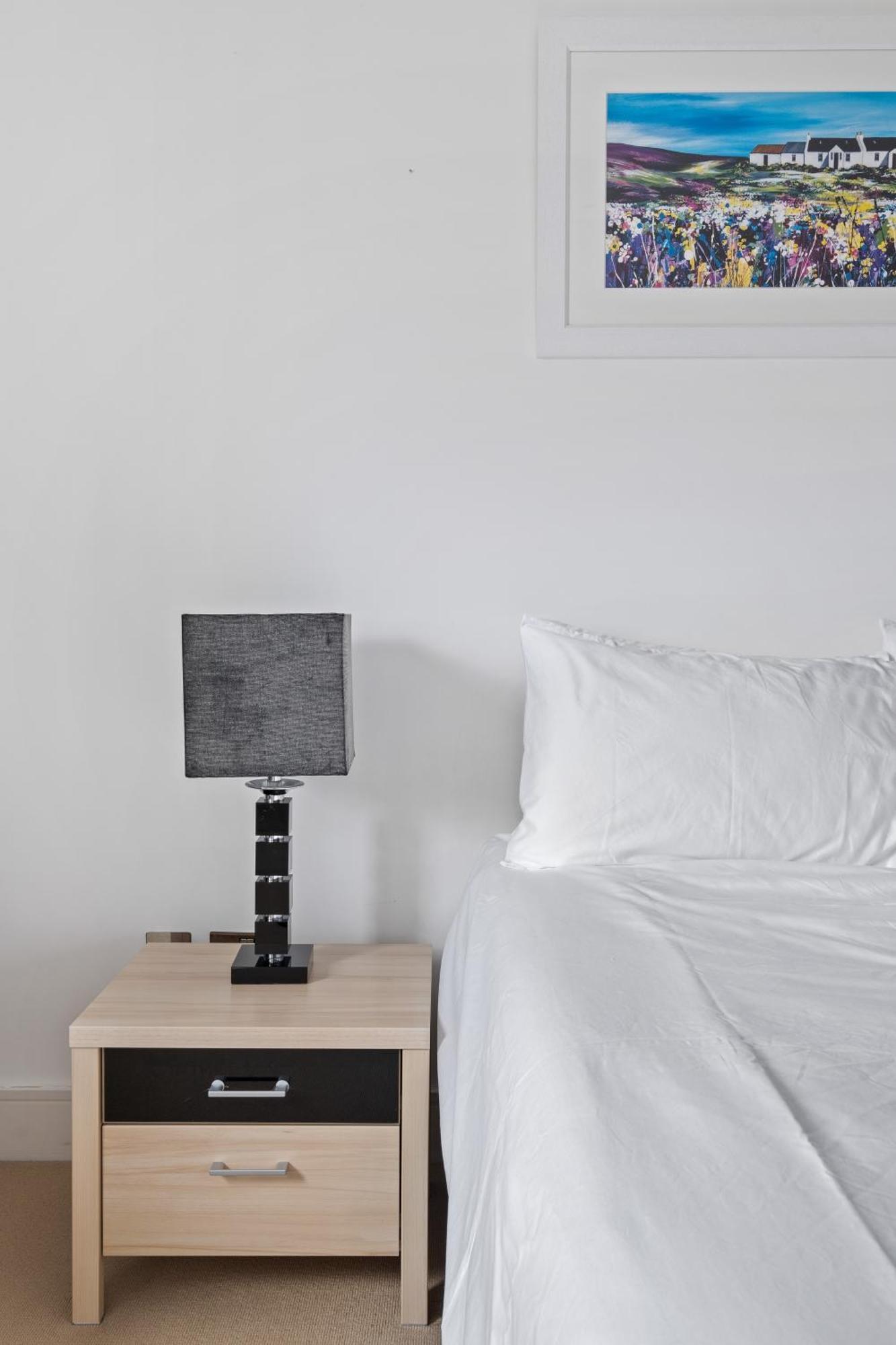 Apartment By The Bridge By Toppo *
