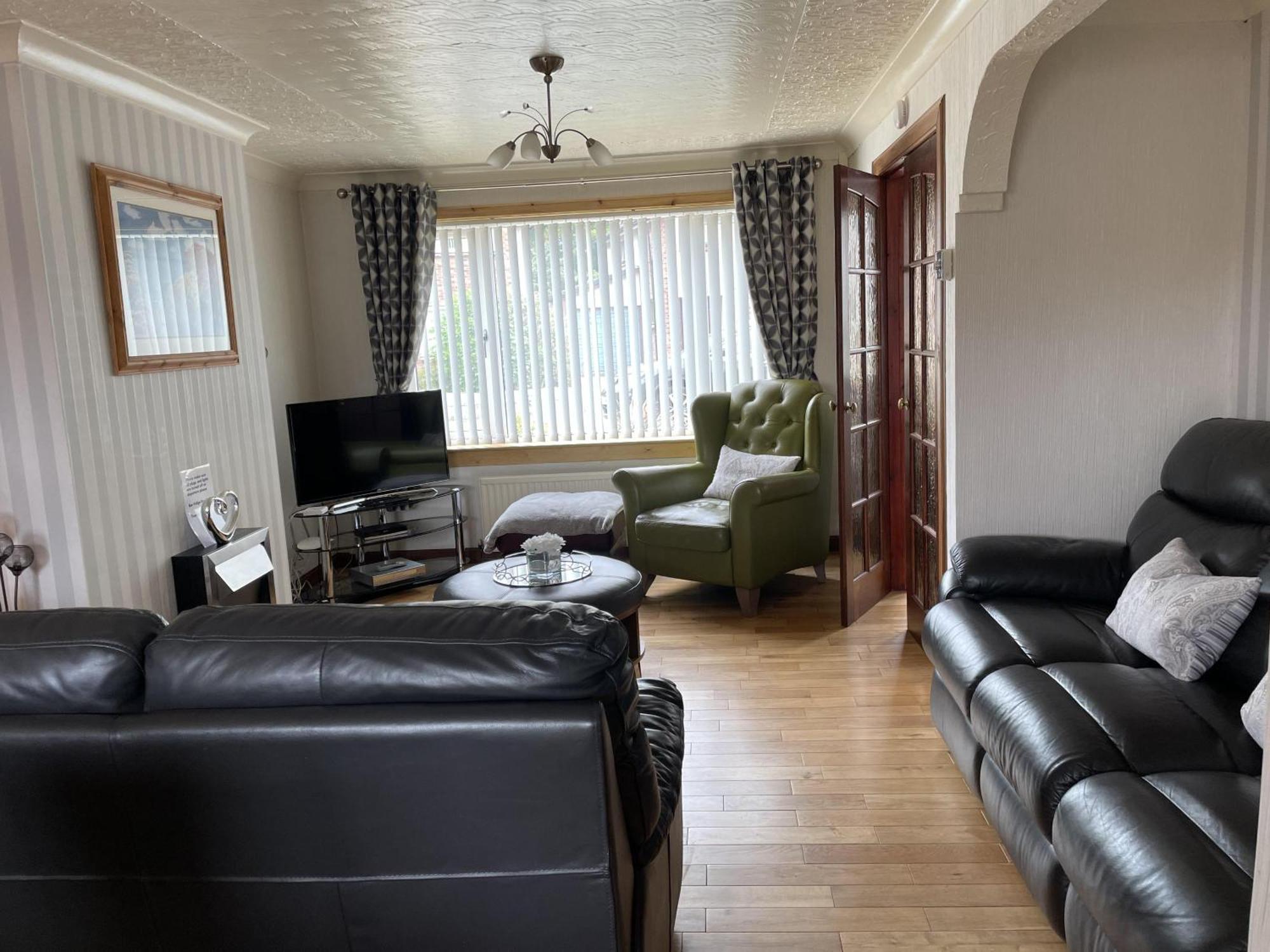 3bedroom 1bathroom 1 Shower In Quiet Area *