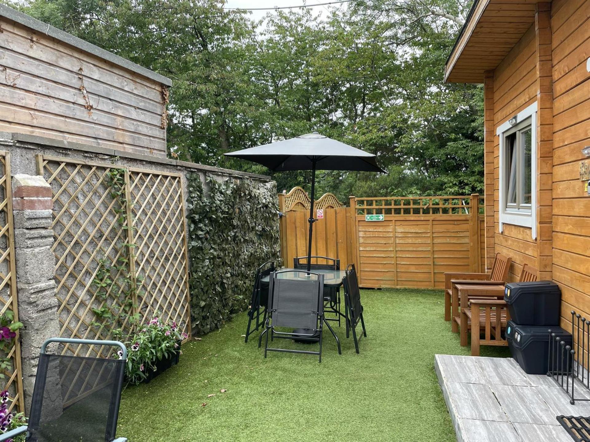 Immaculate 5 Mins To Dog Friendly