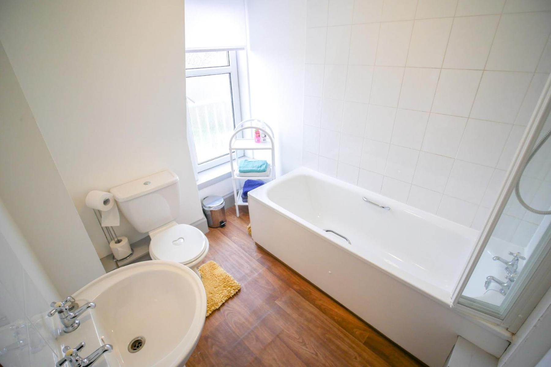 Telford Rd 5 Bedroom House * Inverness