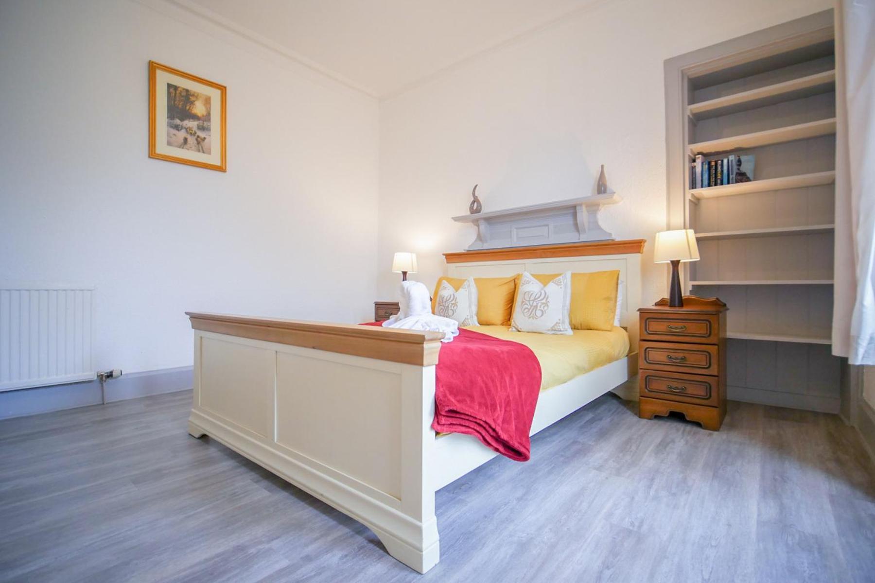 Holiday home Telford Rd 5 Bedroom House