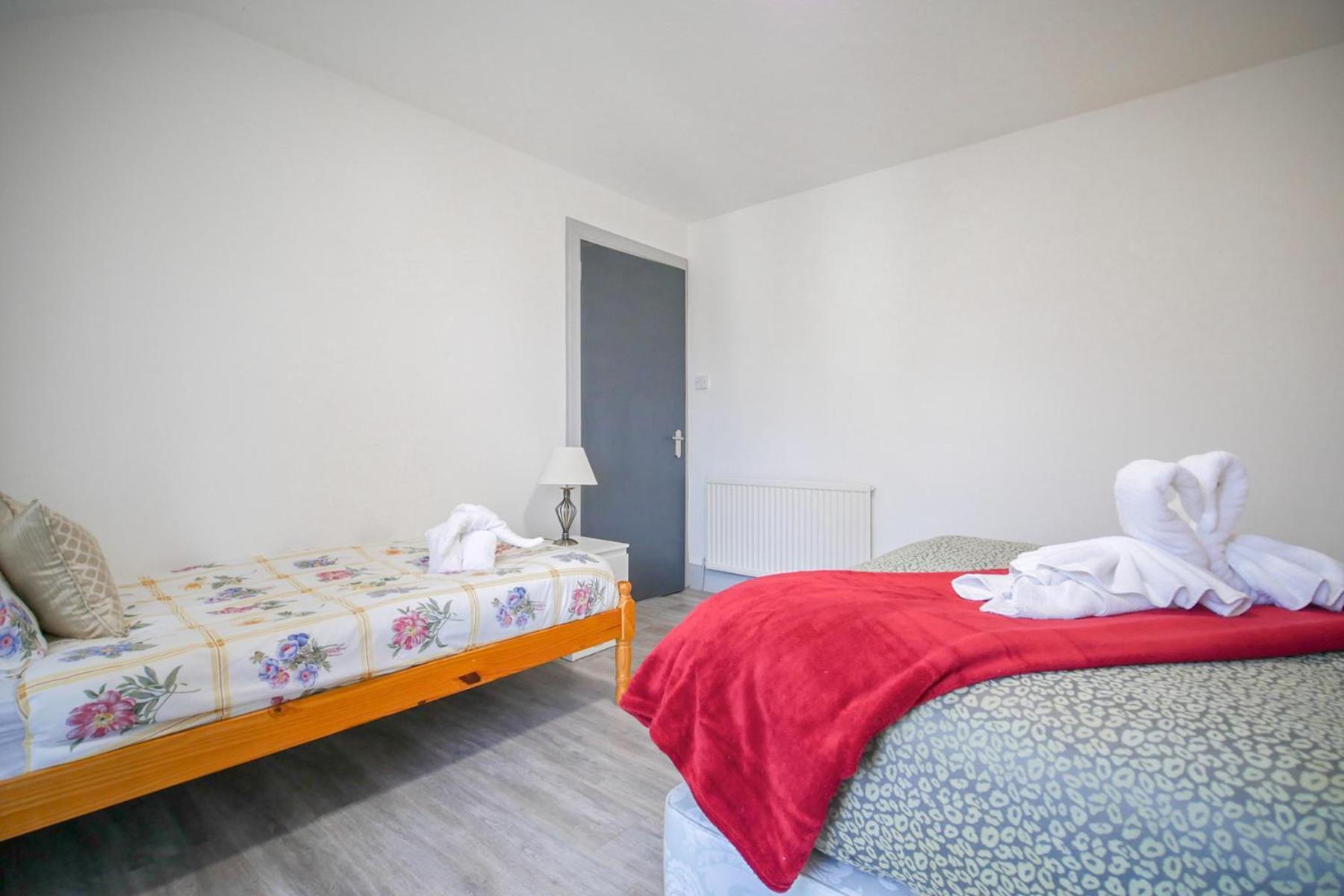 Holiday home Telford Rd 5 Bedroom House