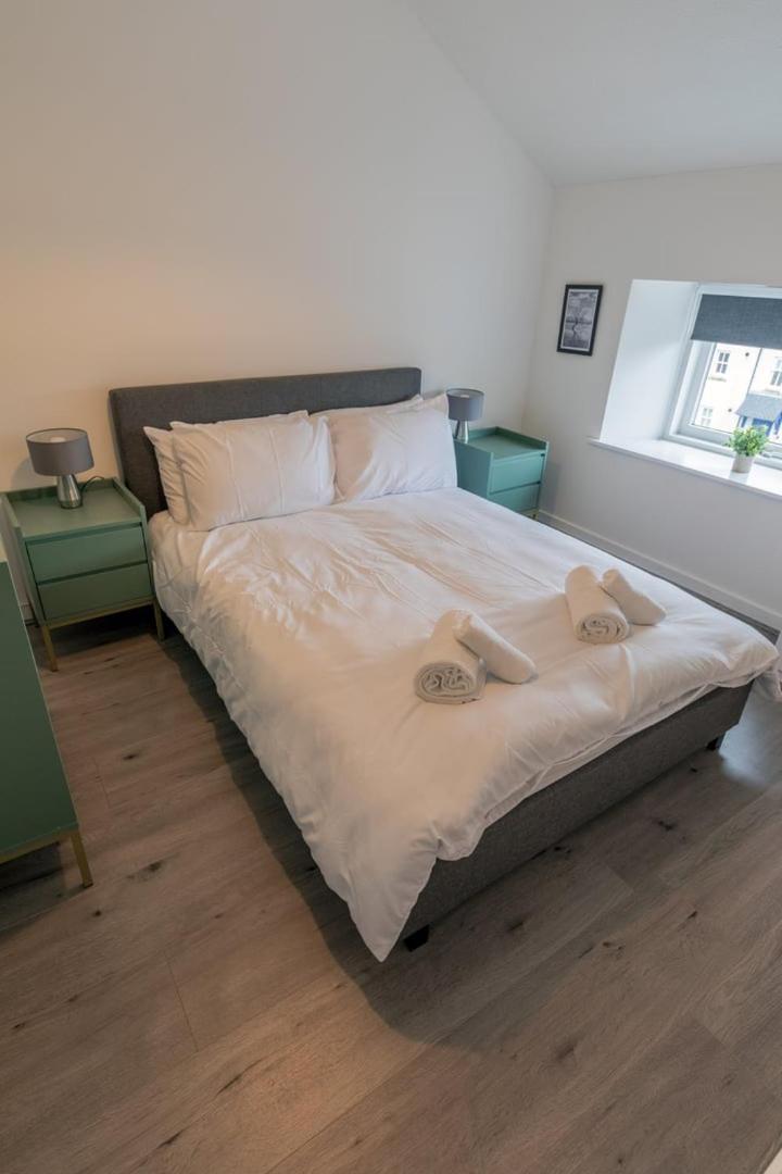 Riverside Flat *