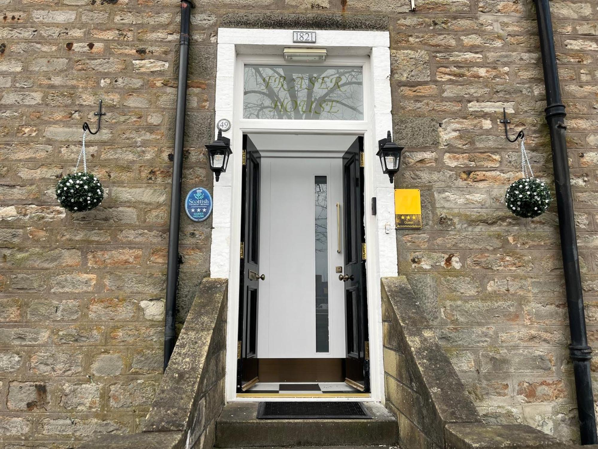 Fraser House 3*