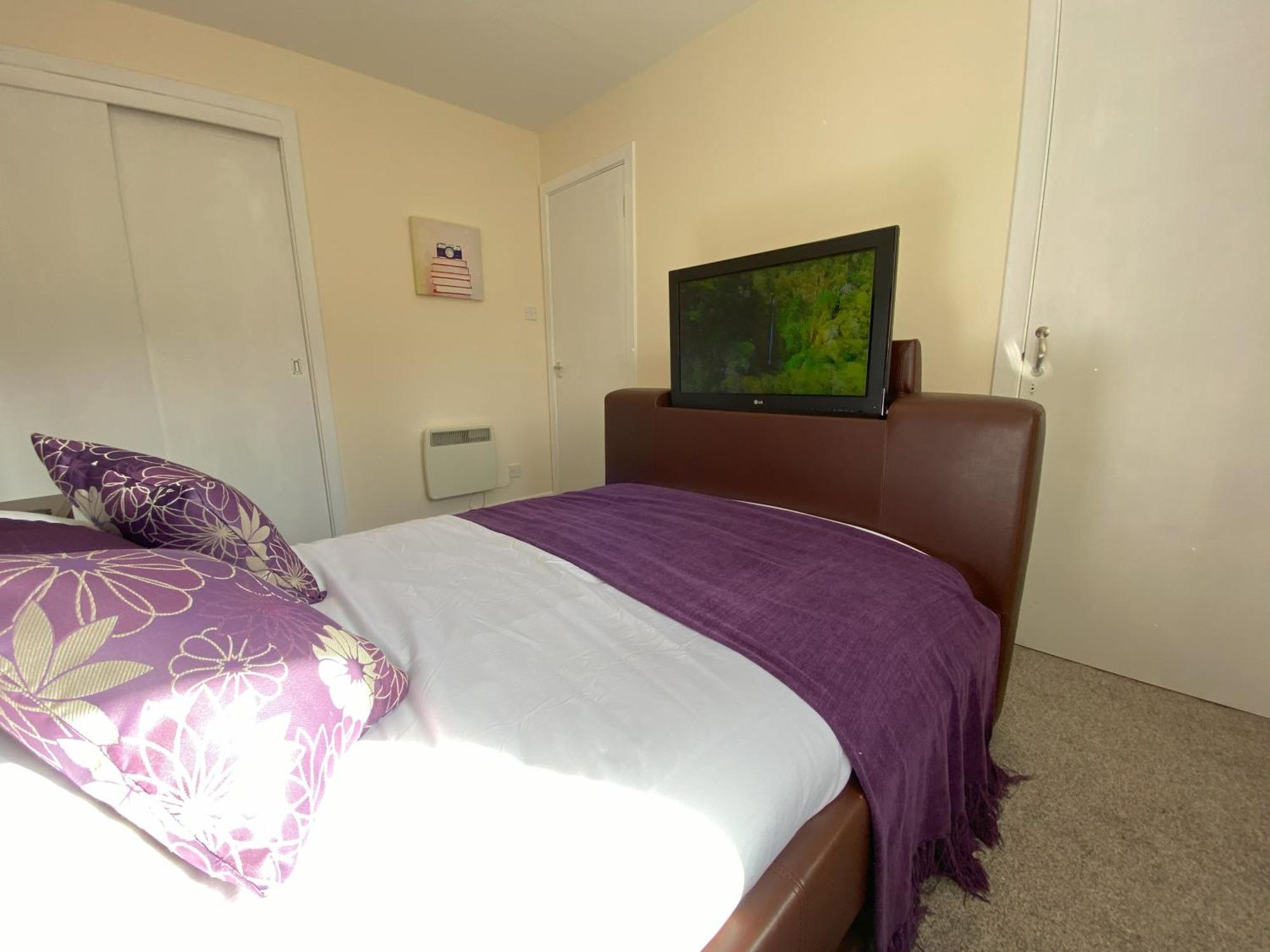Apartment Treetops - Bright 2 Bed Flat - Super Location