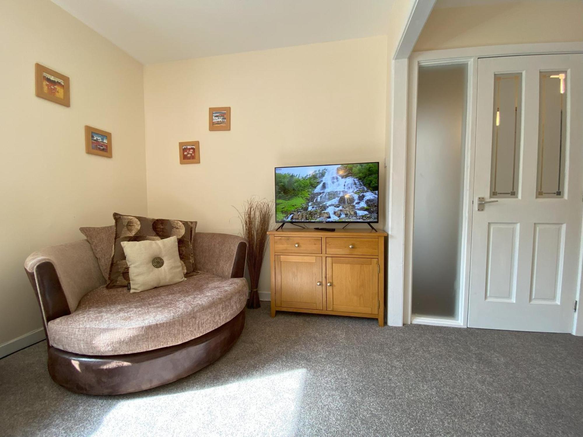 Apartment Treetops - Bright 2 Bed Flat - Super Location *