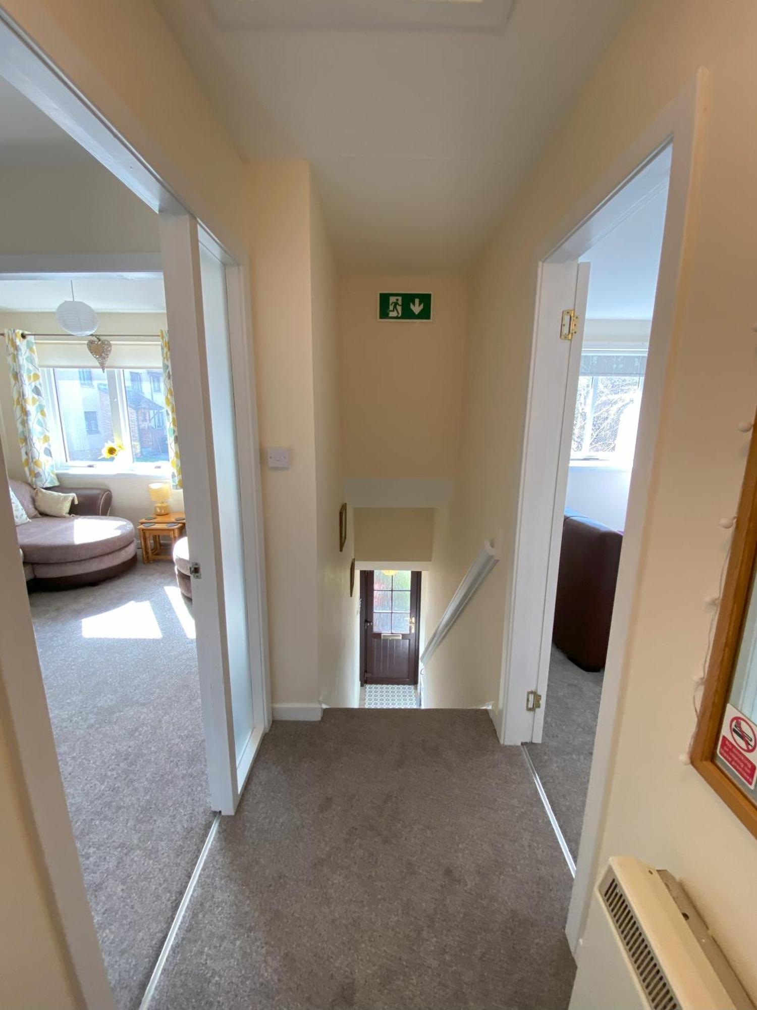 Treetops - Bright 2 Bed Flat - Super Location *