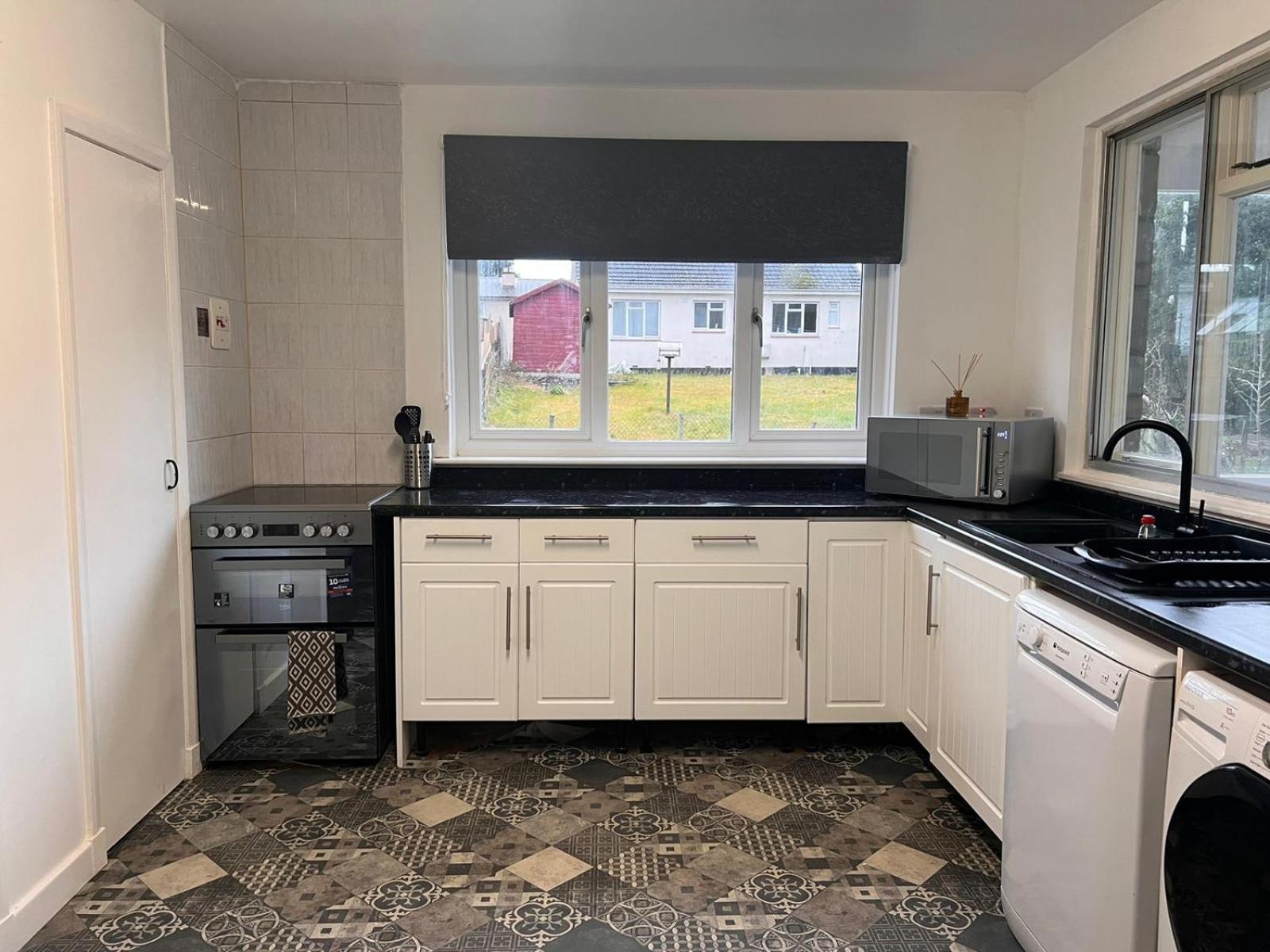 Shared House In Location