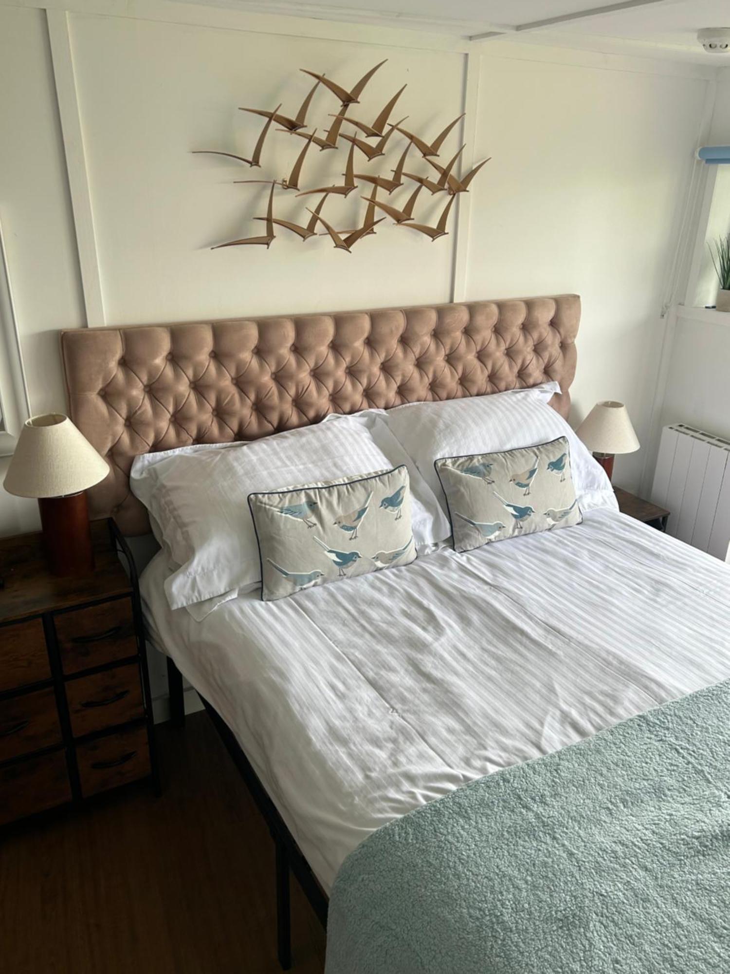 Floras View Apartment