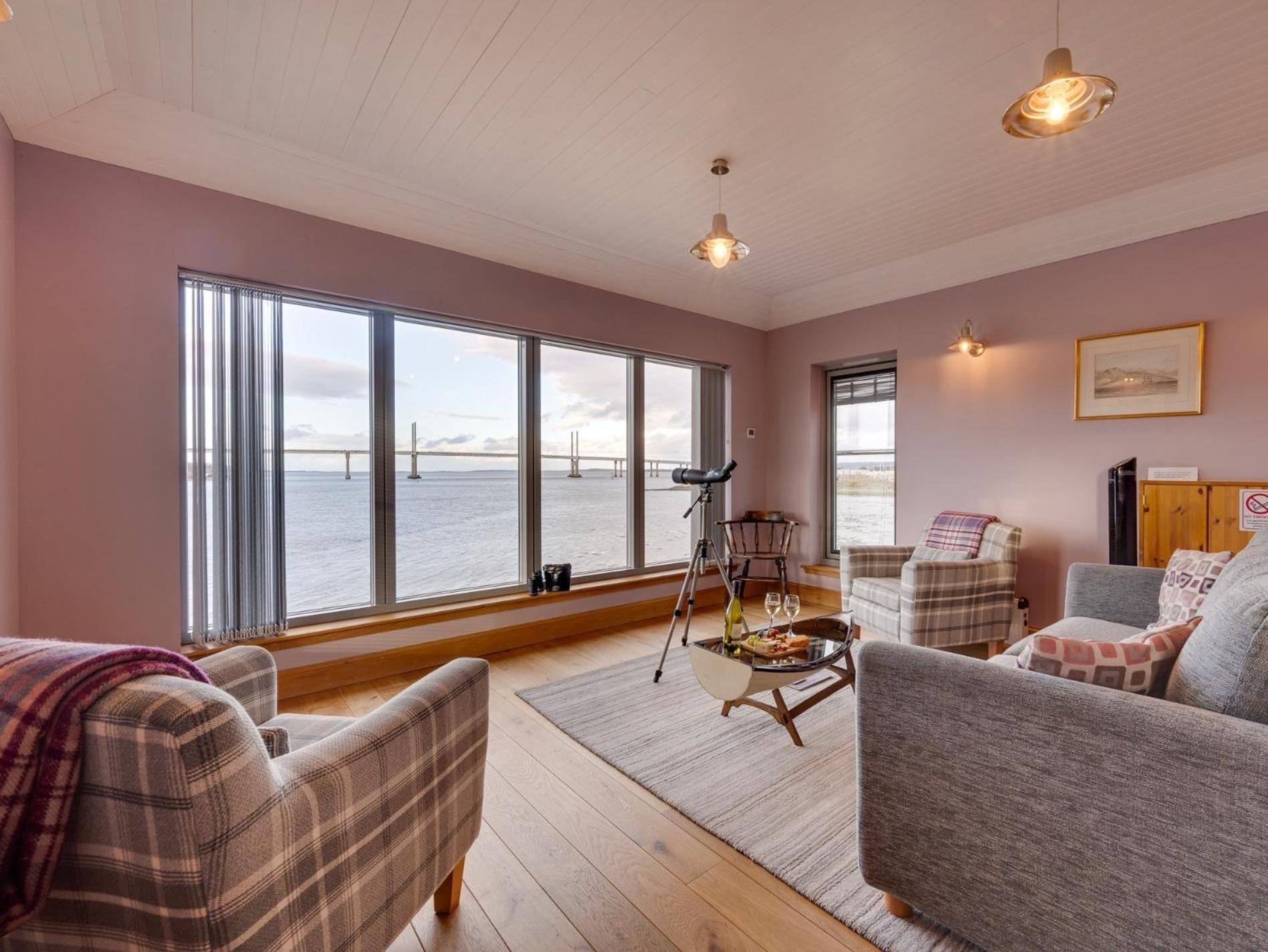 2 Bed In South Kessock Ca324 Holiday home *